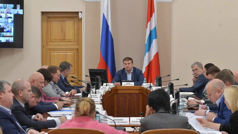 По поручению Виталия Хоценко омичам, пострадавшим из-за аварии на газопроводе, оказывают помощь