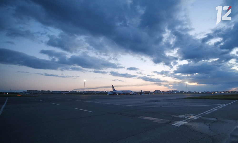 В Омске почти на сутки задерживают рейс в Наманган