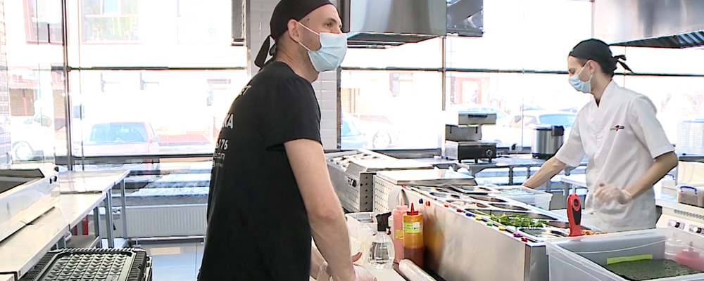 В Омске спрос на доставку продуктов вырос в 8 раз