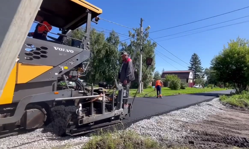 Реконструкция одной из крупнейших улиц частного сектора в Омске идёт полным ходом