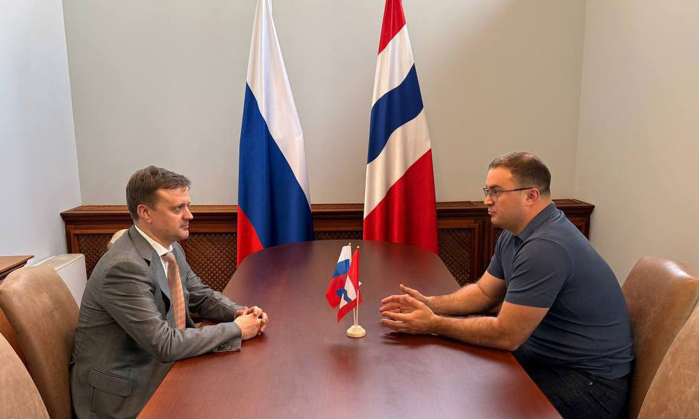 Виталий Хоценко обсудил с Алексеем Диденко способы вовлечения молодёжи в общественно-значимые дела