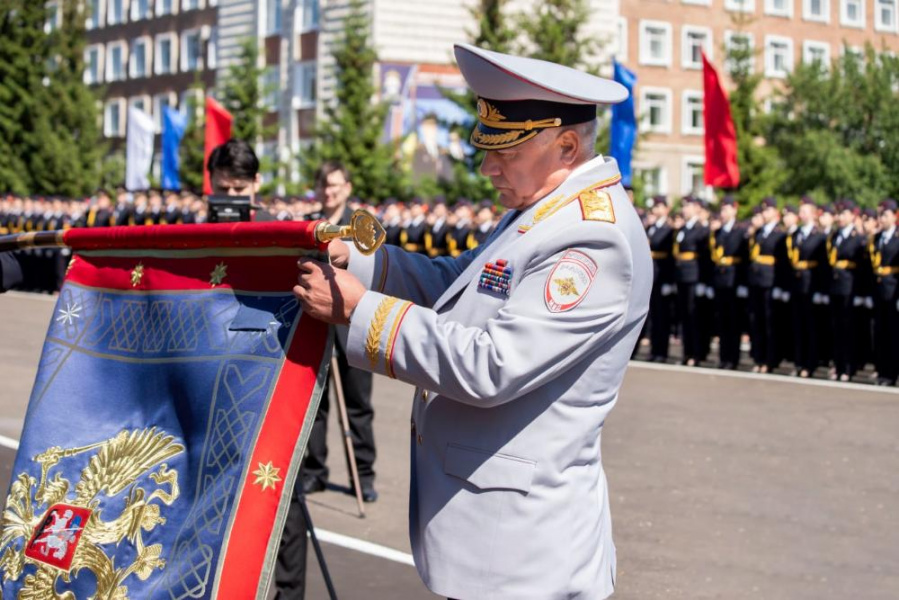 Министр внутренних дел РФ Колокольцев вручил Омской академии МВД орден Почёта 