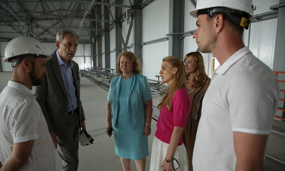 «Единая Россия» поддержала инициативу о льготном посещении нового крытого катка для детей участников спецоперации 