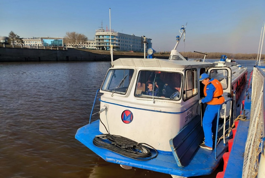 Первый в этом году теплоход «Заря» отправился из Омска в Большеречье 