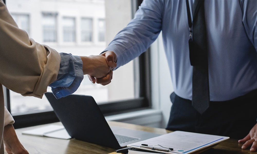 Зарплата — 500 тысяч рублей: в Омске ищут руководителя филиала ремонтно-строительной компании 