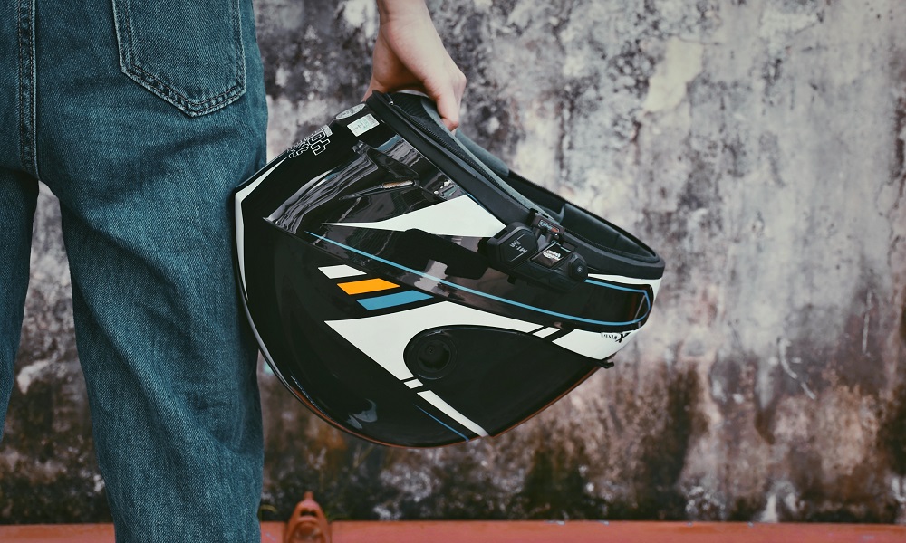 «Гонщик нелегальный»: 16-летний омич пытался скрыться на мопеде от полицейских и чуть не погиб