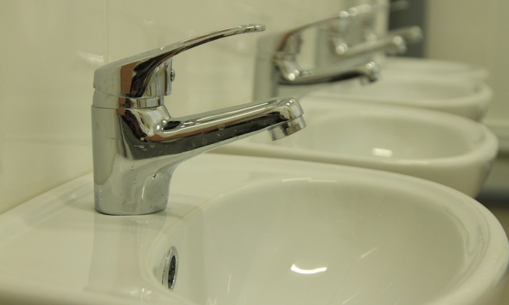 Сотни тысяч омичей останутся без воды на целые сутки 