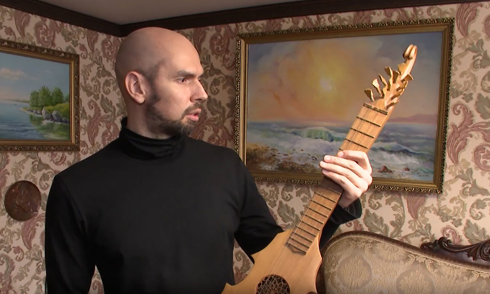 Уральский музыкант создаёт коллекцию средневековых инструментов своими руками