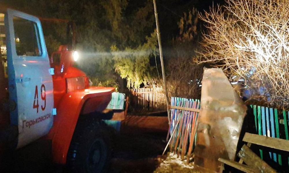 В Омской области погиб один человек в результате пожара в жилом доме в деревне Сосновка