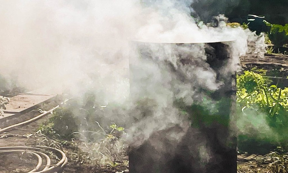 Омичам, которые жгут костры на садовых участках, грозит штраф до 15 тысяч рублей