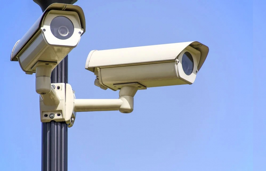 Сотрудники ГИБДД ищут водителя, который в Омской области сбил бабушку и скрылся с места ДТП