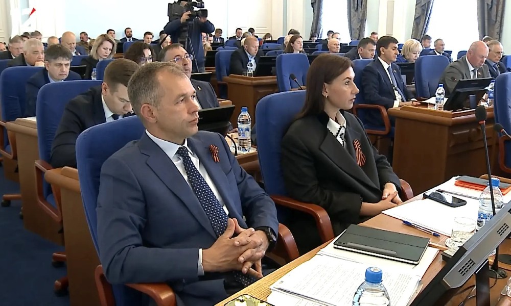 В Омске депутаты Заксобрания приняли закон о поддержке студенческих отрядов