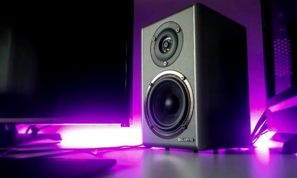 Омич ударил товарища ножом из-за слишком громкой музыки 