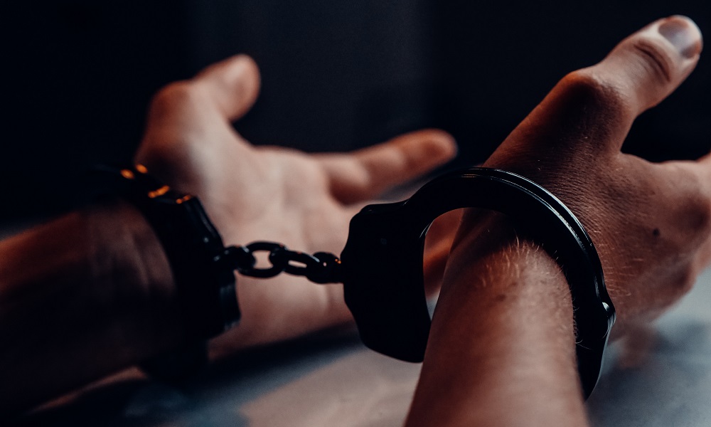 В ходе ссоры омич выстрелил из ракетницы в сына  [ФОТО]