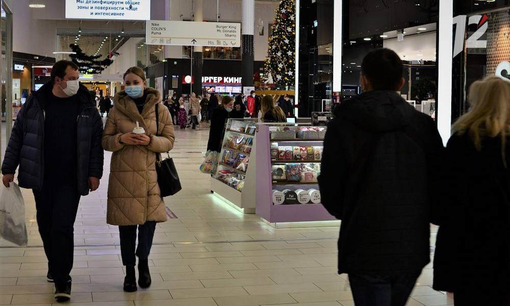 После вакцинации омичи перестали надевать маски в общественных местах 