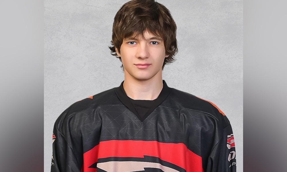 ХК «Авангард» заключил контракт с нападающим Даниилом Моружовым 
