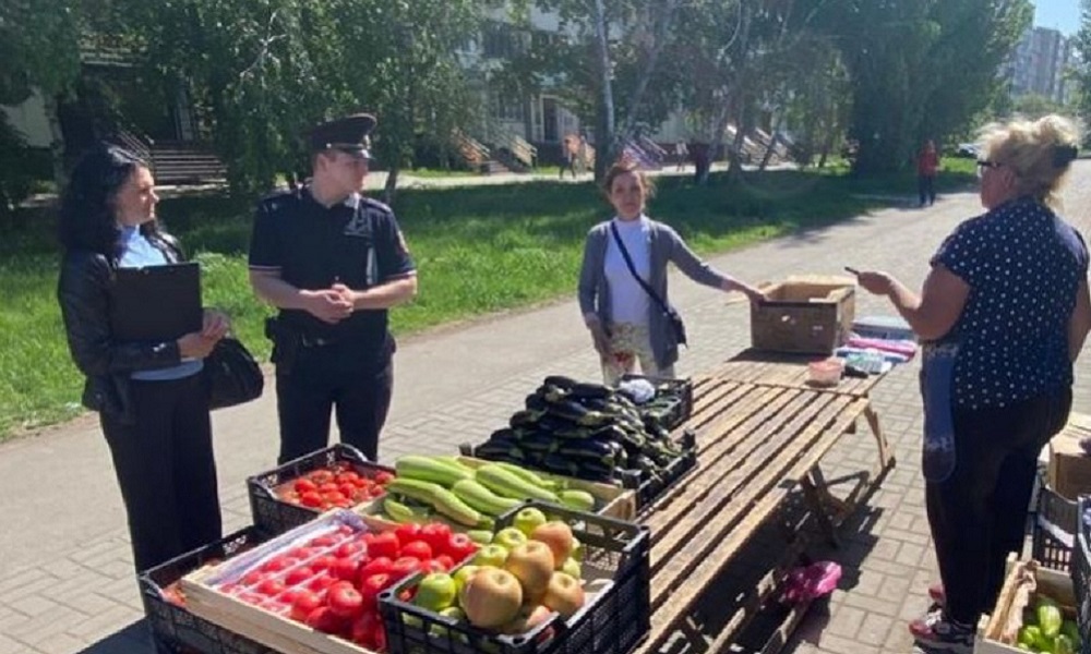 В Омске продолжается борьба с несанкционированной торговлей
