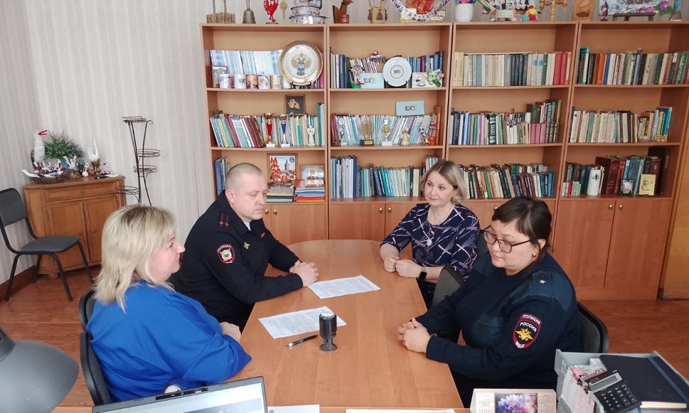 В Нововаршавском районе откроют профильный полицейский класс