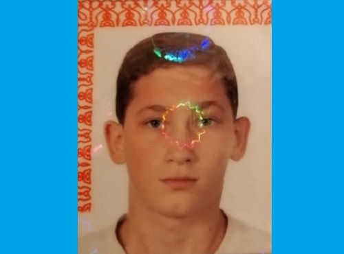 В Омском районе пропал подросток с кучерявыми волосами