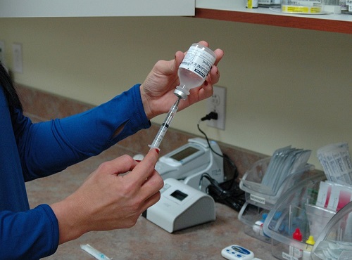 Омичей призывают поставить прививки от смертельно опасных вирусов