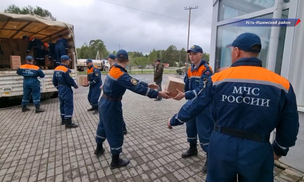 В Омске сотрудники МЧС остались без футболок из-за недобросовестного поставщика