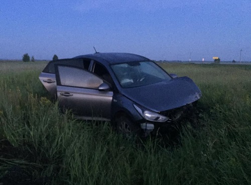 Две омички погибли после опрокидывания Hyundai на трассе