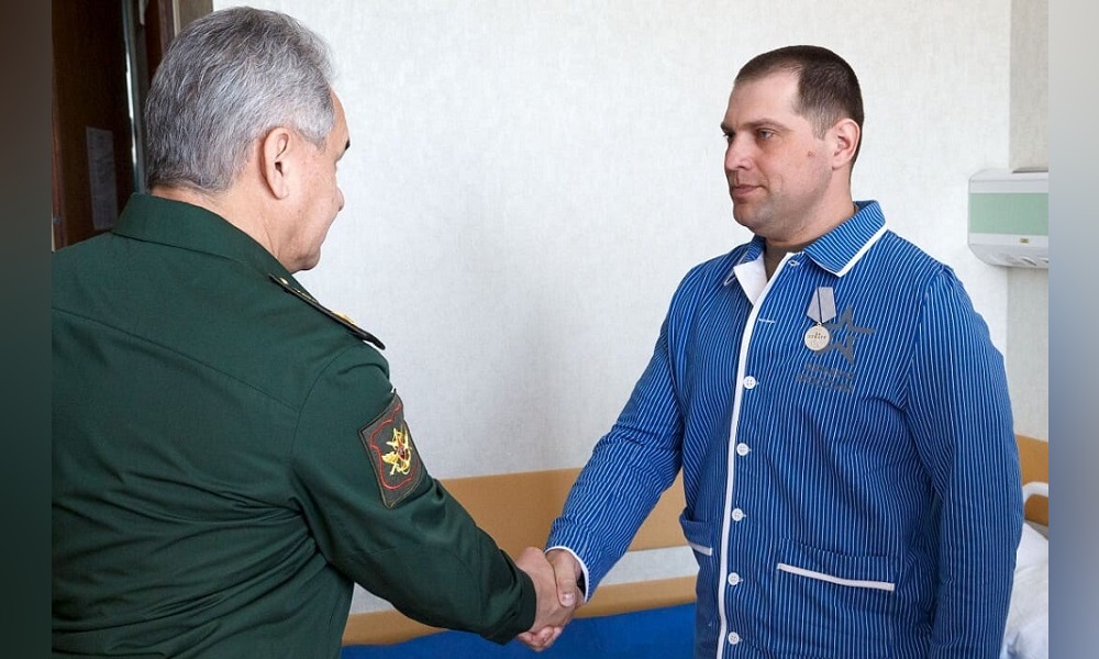Шойгу наградил медалью «За отвагу» омского майора, который проявил себя в спецоперации на Украине