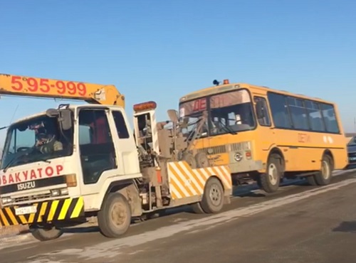 Пьяный водитель вёз омских школьников на олимпиаду