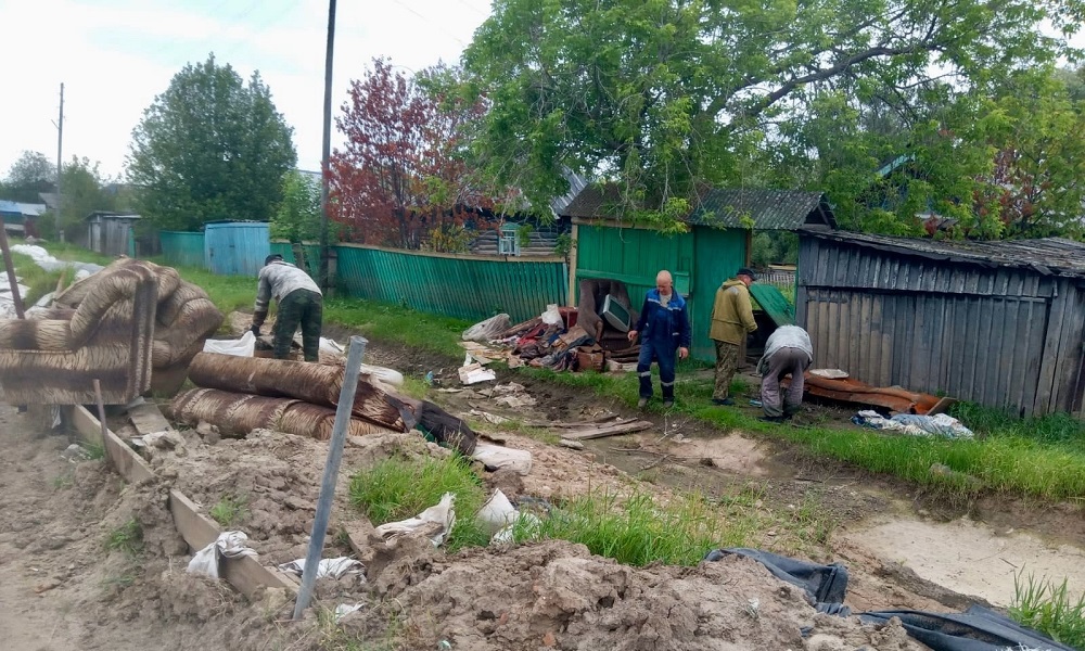 В деревне Эбаргуль, пострадавшей от паводка, полностью завершили уборку мусора