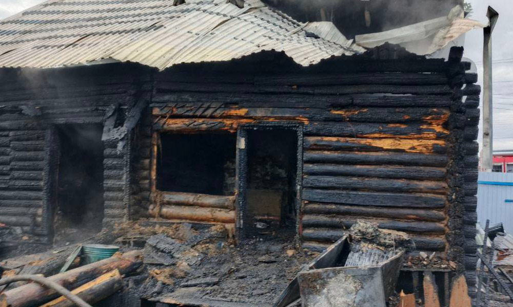 Пожар в частном доме унёс жизни двух омичей