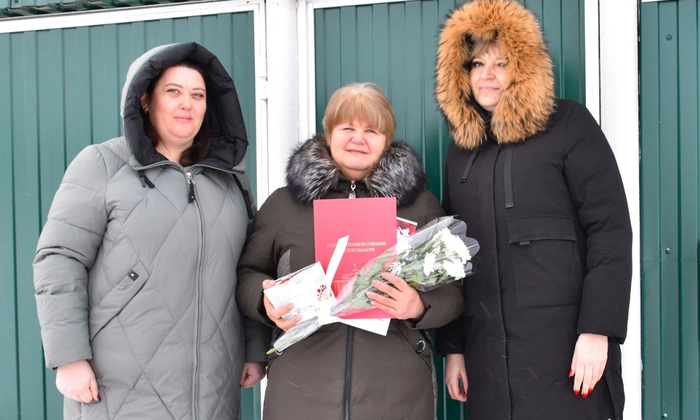 В Знаменском районе поздравили жён и матерей участников СВО в преддверии 8 Марта