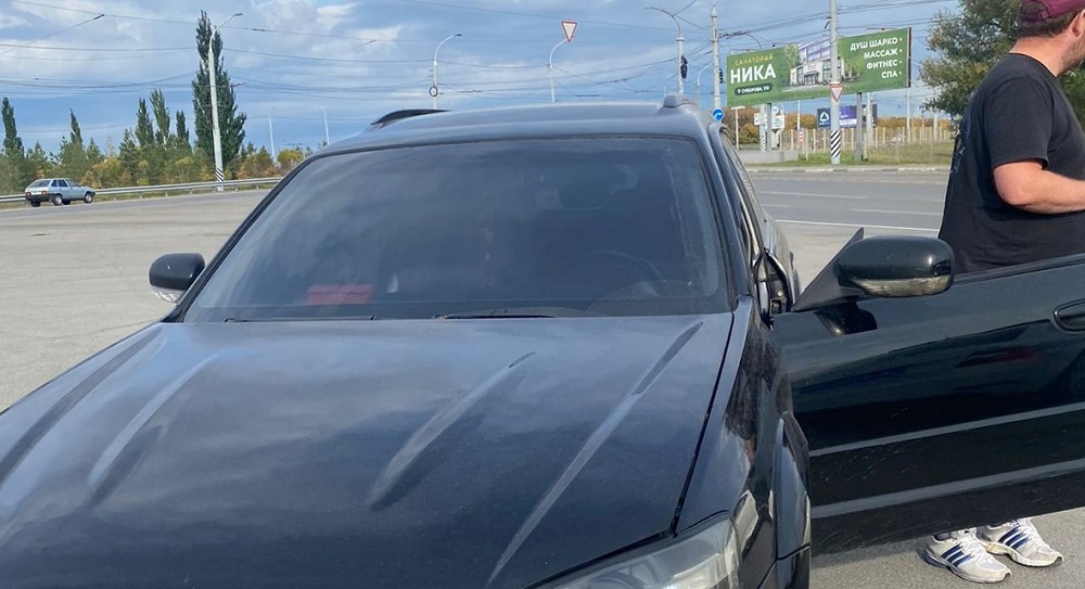 В Омске владелец авто получил 12 суток ареста за отказ снять тонировку