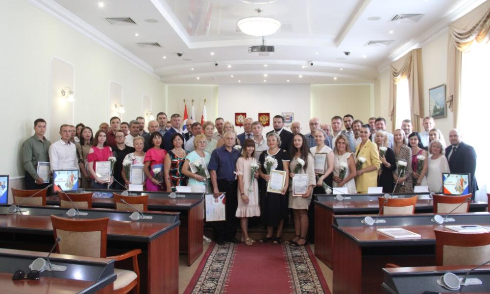 Более 50 федеральных и региональных наград вручили на торжественном концерте, приуроченном к Дню физкультурника