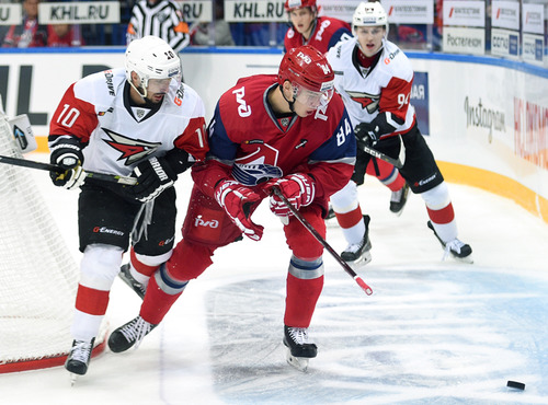 Омский "Авангард" сыграет с "Локомотивом" на выезде