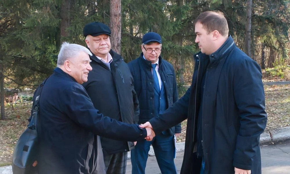 Виталий Хоценко и академик Валентин Пармон обсудили развитие науки в Омской области