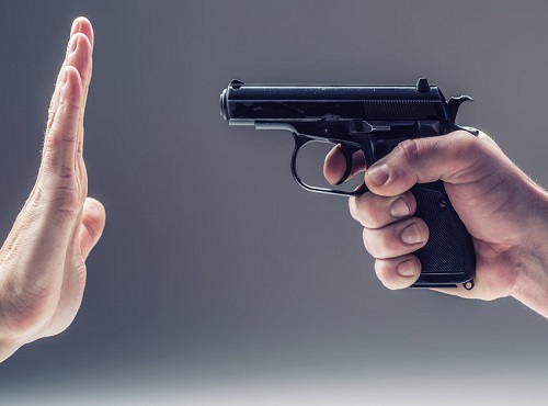 Омичу выстрелили из травмата в лицо 