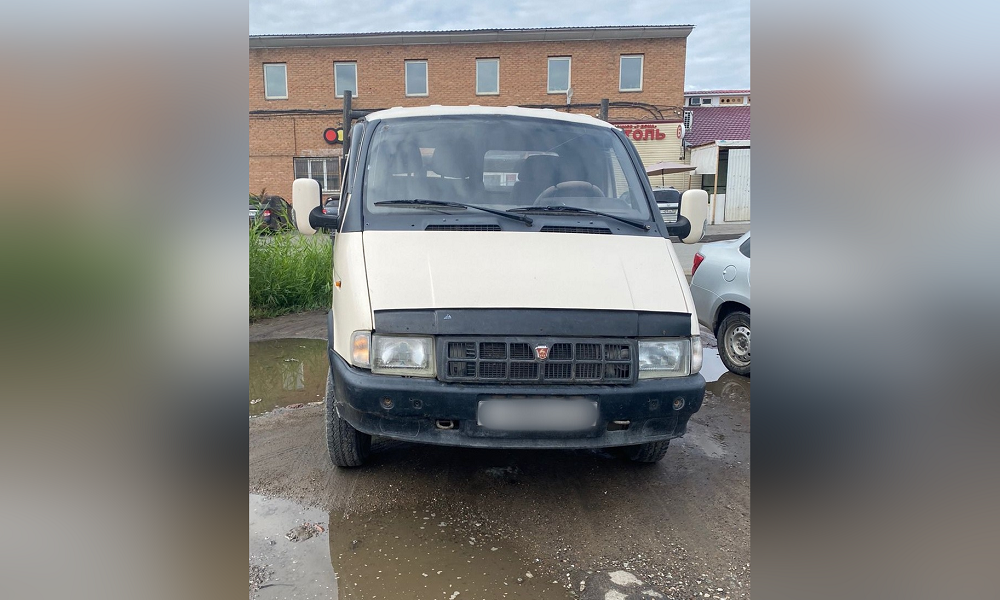 В Омске 50-летний мужчина угнал «Газель»