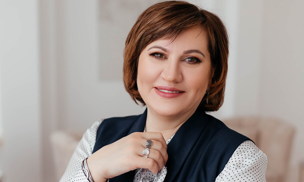 «Хочу помочь людям найти свою любовь»: Елена Саенко, директор «Первого брачного агентства» в Омске
