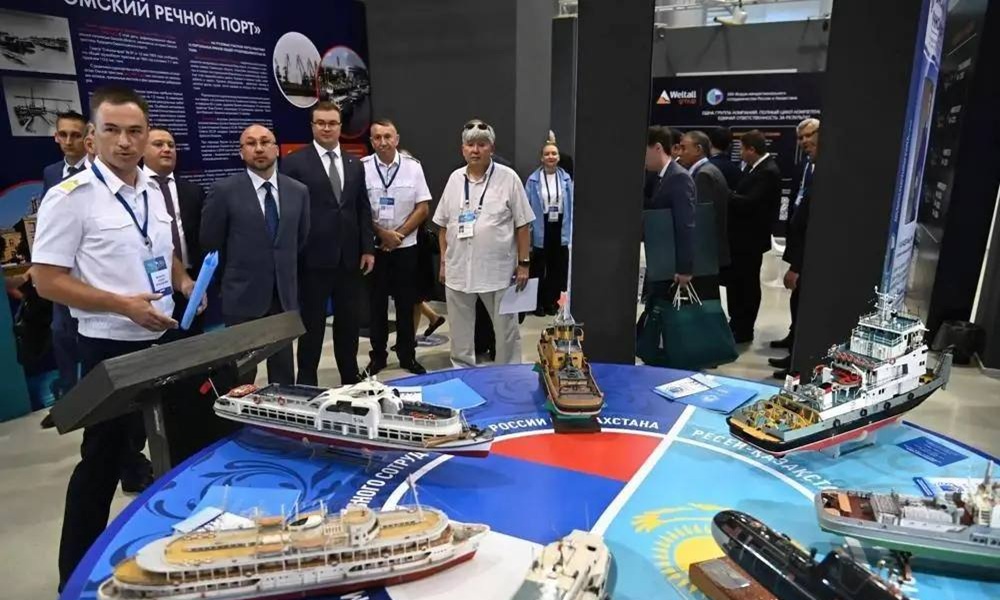 Выставка XXII Форума межрегионального сотрудничества России и Казахстана продолжает работать в Историческом парке «Россия – моя история»