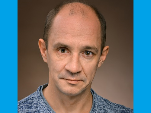 Актёр драмтеатра Олег Теплоухов прочтёт омичам стихи