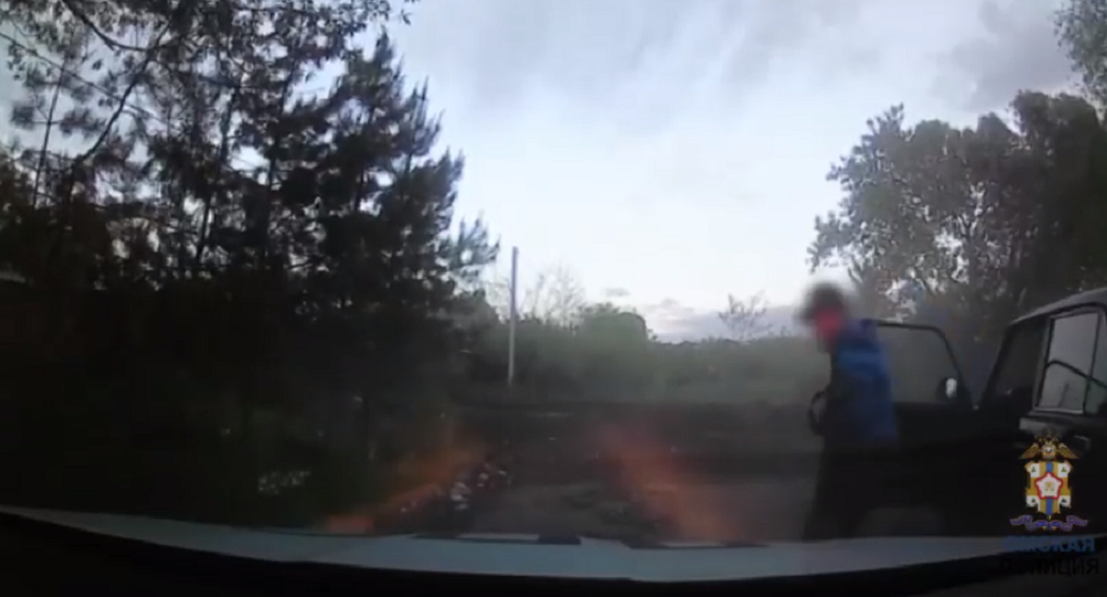 В Омске подросток пытался скрыться от полицейских на машине
