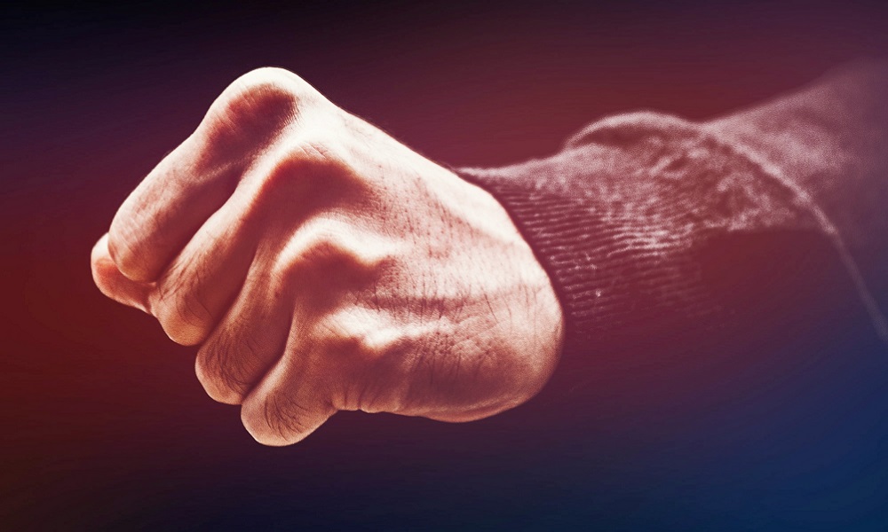 За воспоминания об отношениях с его возлюбленной омич сломал гостю рёбра