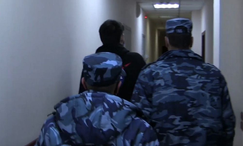 Омские полицейские поблагодарили бдительных горожан за помощь в поимке грабителя