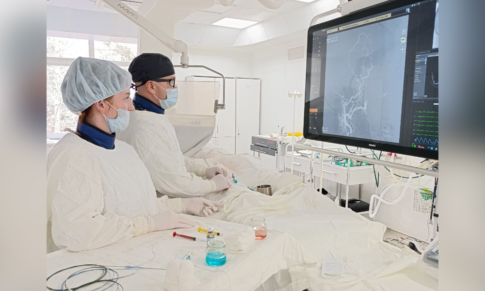 Омские врачи спасли руку пациенту с 99-процентным поражением артерии