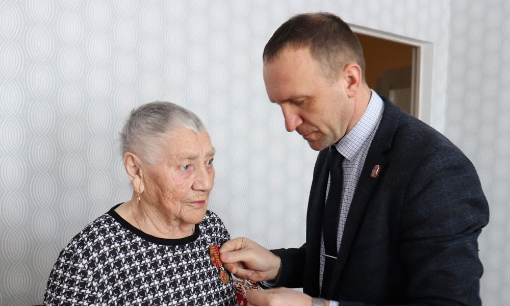 В Одесском районе вручили первую юбилейную медаль «80 лет Победы в Великой Отечественной войне»