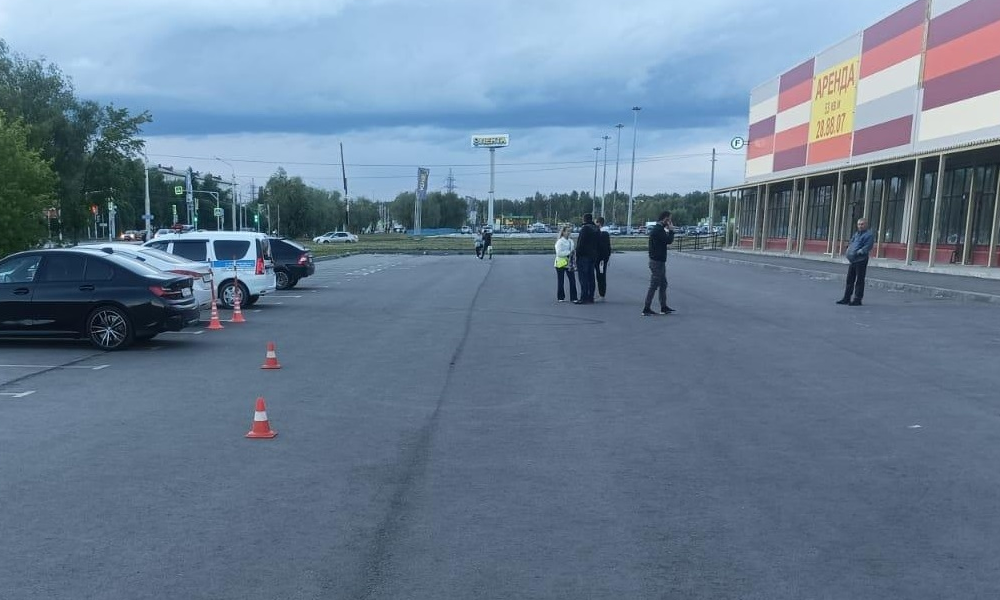 Омичка сбила на парковке 17-летнюю девушку 