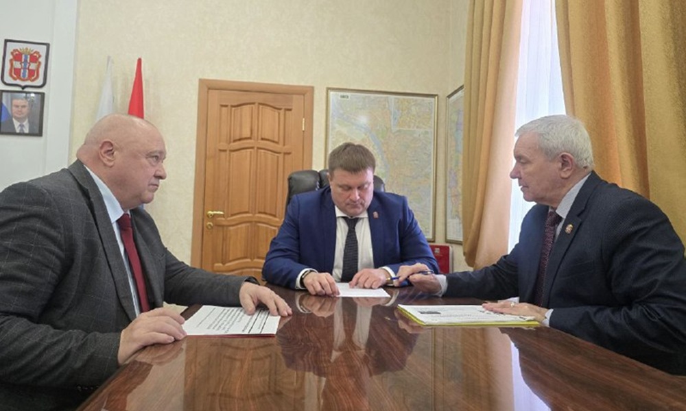 Министр здравоохранения провёл встречу с председателем общественной организации «Ветераны здравоохранения Омской области»