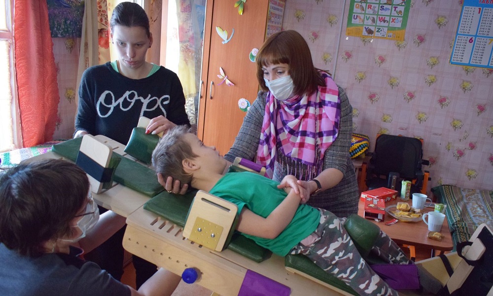 В Омской области почти 100 семей с детьми с ограниченными возможностями получили помошь в микрореабилитационном центре