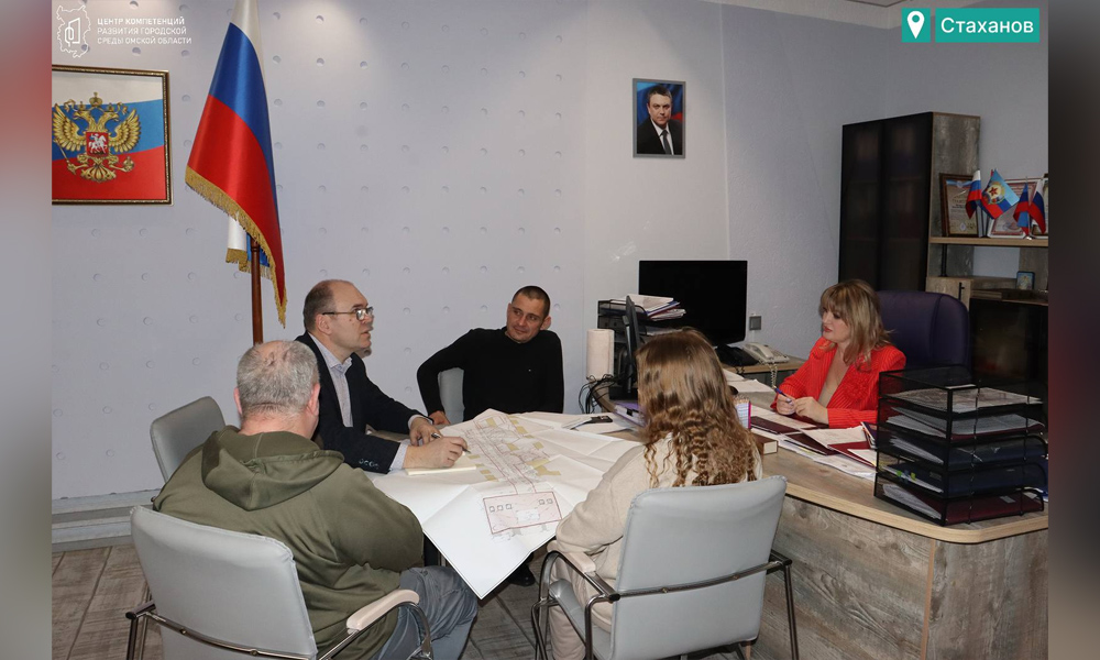 Специалисты из Омской области начали работу над благоустройством городов ЛНР