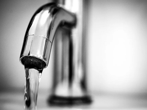 Подачу холодной воды приостановят в нескольких многоэтажках Центрального округа